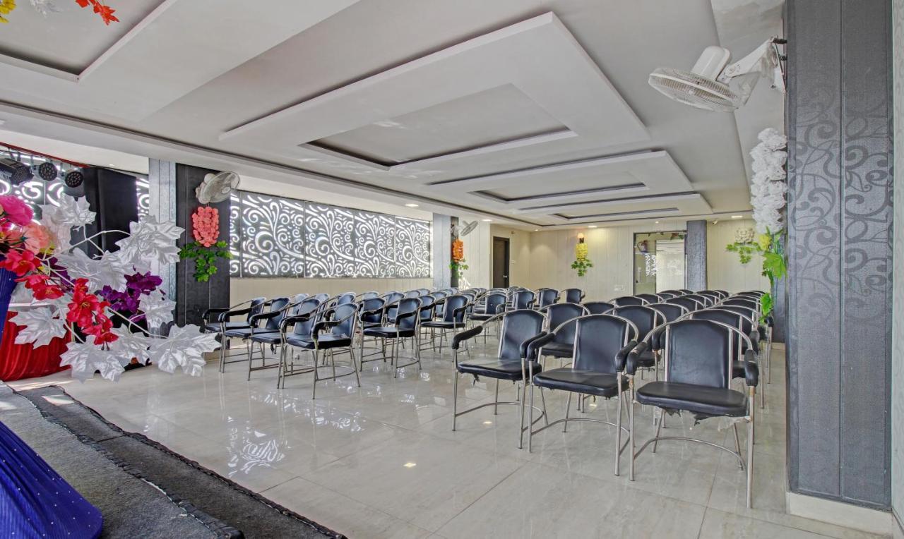 Treebo Trend Wedding Bells Kanpur Hotel Bagian luar foto
