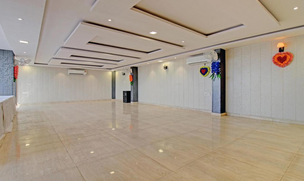 Treebo Trend Wedding Bells Kanpur Hotel Bagian luar foto