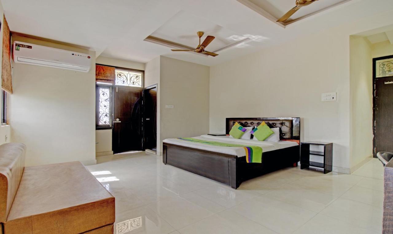 Treebo Trend Wedding Bells Kanpur Hotel Bagian luar foto